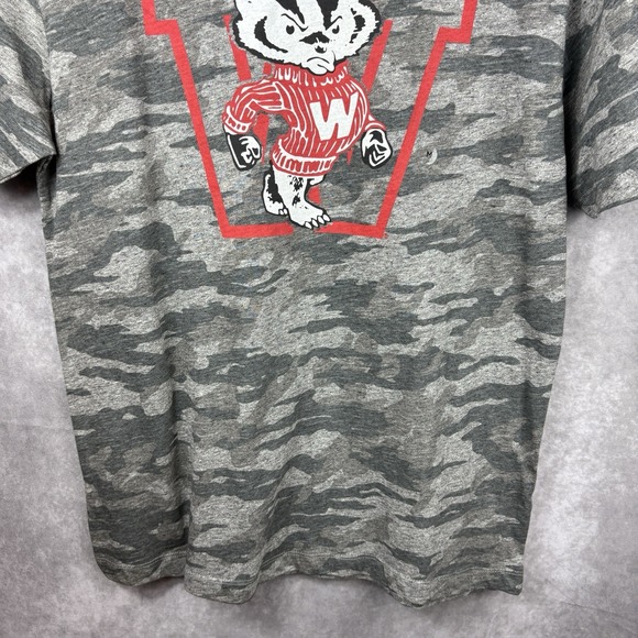 Wisconsin Badgers T-Shirt Men's M Grey White Red Camo Badger Mascot College NEW - Picture 3 of 12